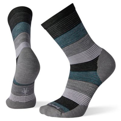 Non Binding Wool Socks for Travel - Pressure Free | SmartWool®